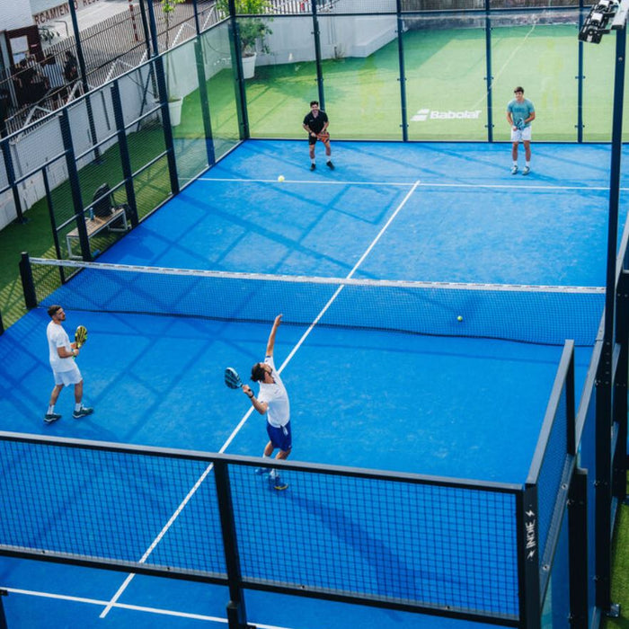 How much does it cost to rent a padel court?